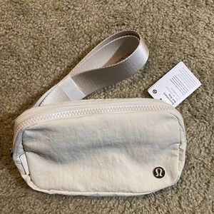 NWT lululemon everywhere belt bag White Opal
